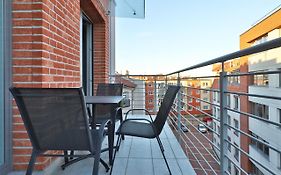 Platinum Tartaczna Apartments by Renters